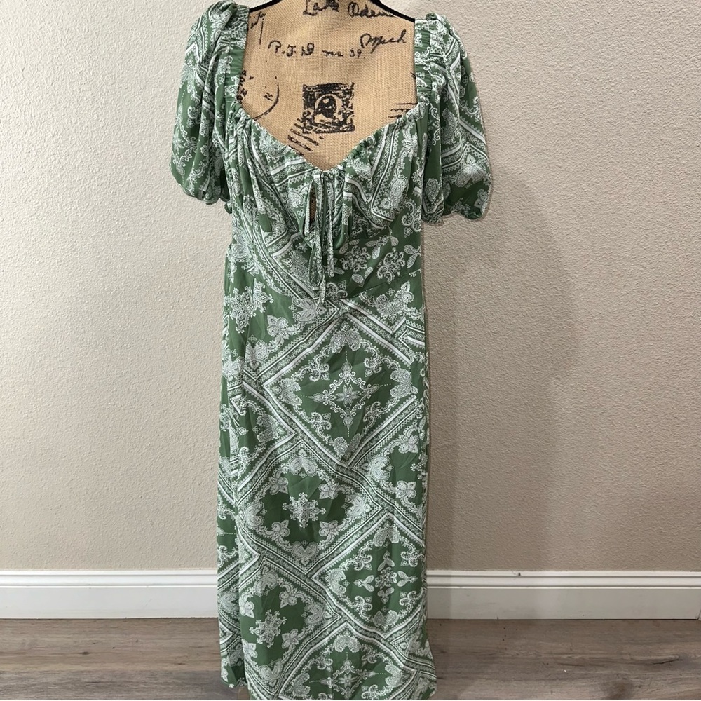 Green maxi dress